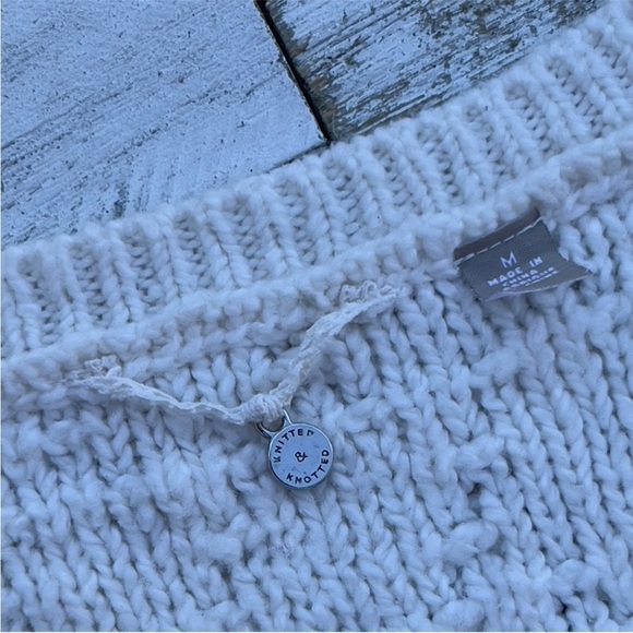 Knitted and Knotted v-neck sweater - Picture 8 of 8